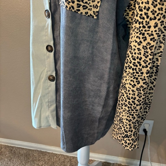New SHEIN Shirt Two-Tone Leopard Button Down Cream Gray Ribbed Long Sleeve - Picture 9 of 14